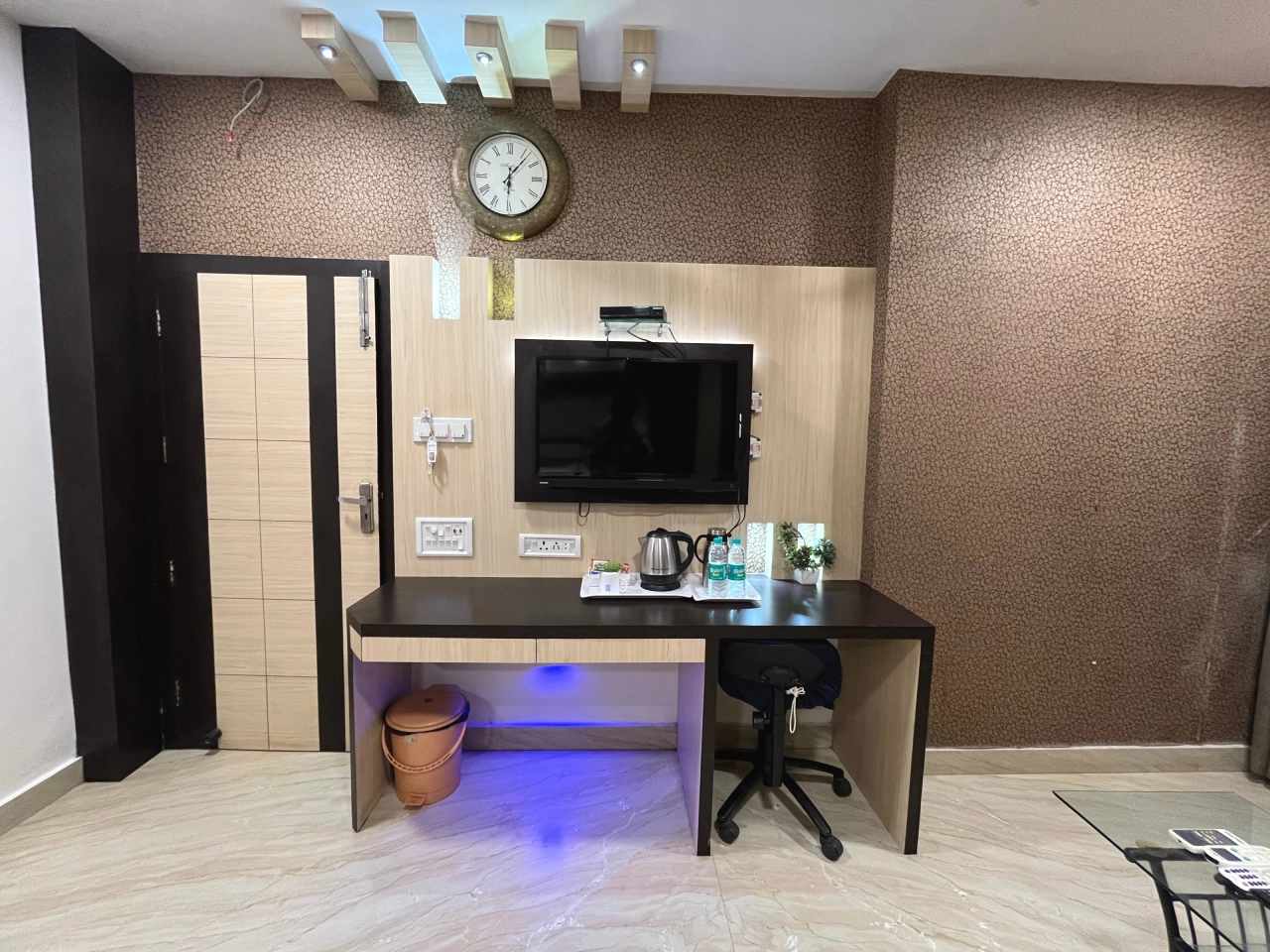 continentallodge.com Photos