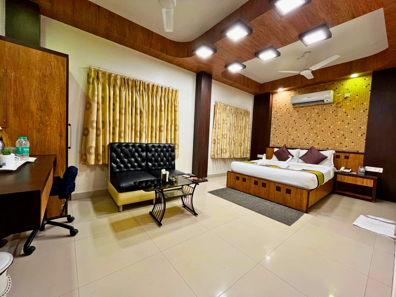 continentallodge.com Photos