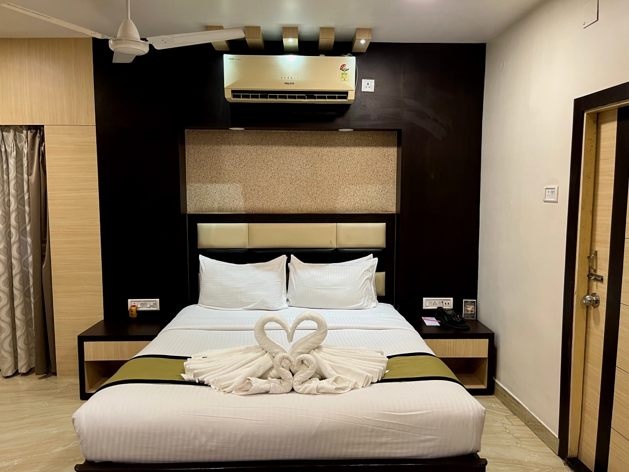 continentallodge.com Photos